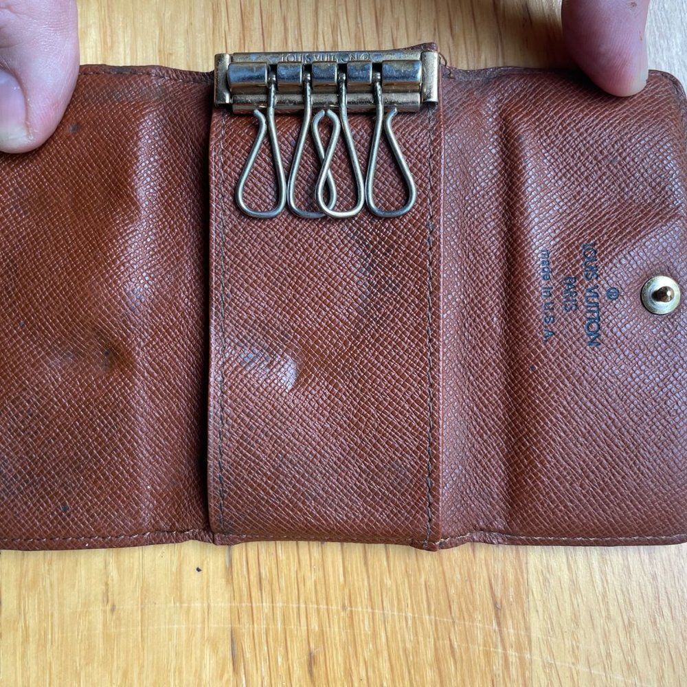 Louis Vuitton Key Keeper - image 7